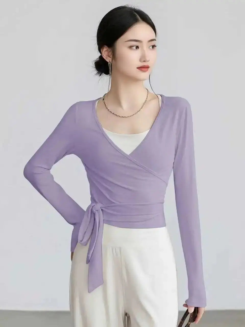 Slim-Fit Long-Sleeve Yoga Top with Straps THRIXINE