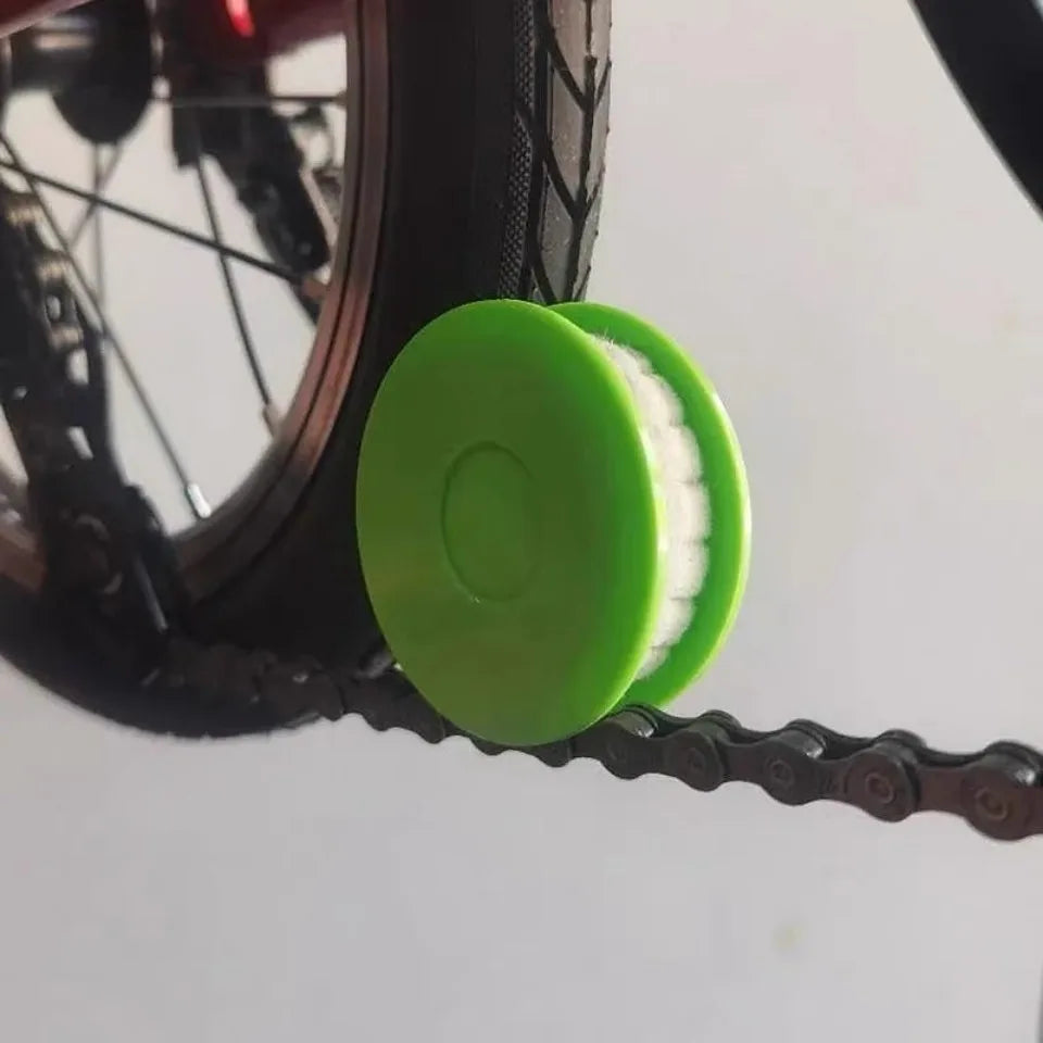 Bicycle chain oiling tool, lubrication and maintenance device, chain roller type chain oiling device Pi-Mart