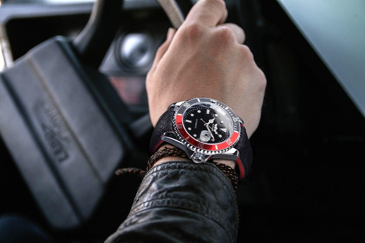 2021 Fashion Black Red Sport Mens Watches Luxury Luminous Hands Watch Elegant Leather Strap Design Stevvex